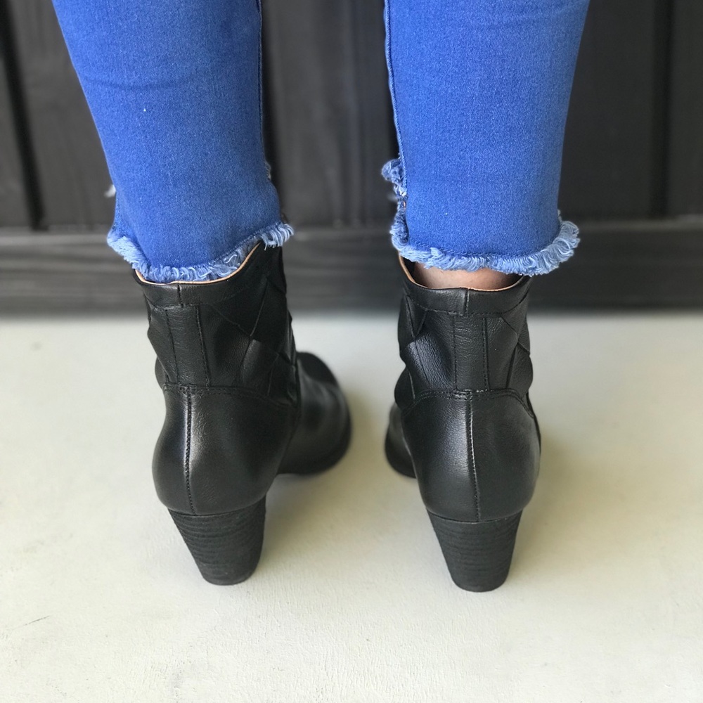 Distressed Woven Leather Western Cowgirl Boots - Picture 6 of 8